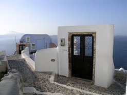 oia pathway santorini greece