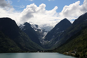 briksdal lake