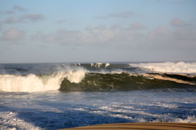 waimea bay surfing